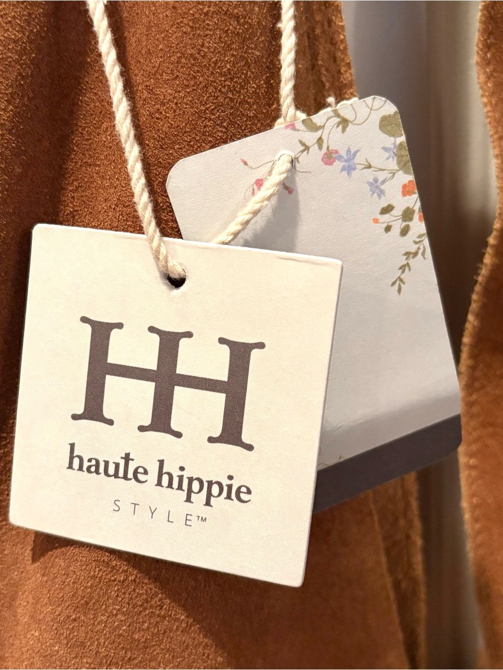 HAUTE HIPPIE STYLE Triangle Hobo Shoulder Bag 100% Genuine Suede Camel NWT Boho - Picture 9 of 16